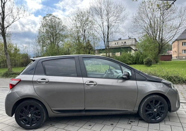 Toyota Yaris cena 55900 przebieg: 185000, rok produkcji 2019 z Biała małe 37